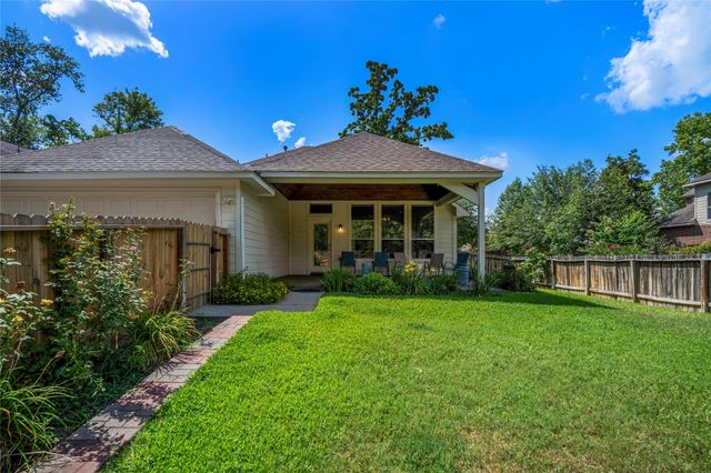 31 Powers Bend Way, The Woodlands, TX 77382