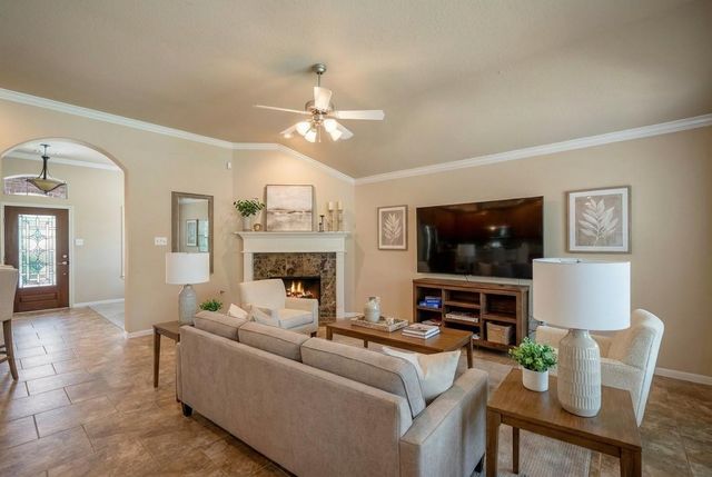 31 Powers Bend Way, The Woodlands, TX 77382