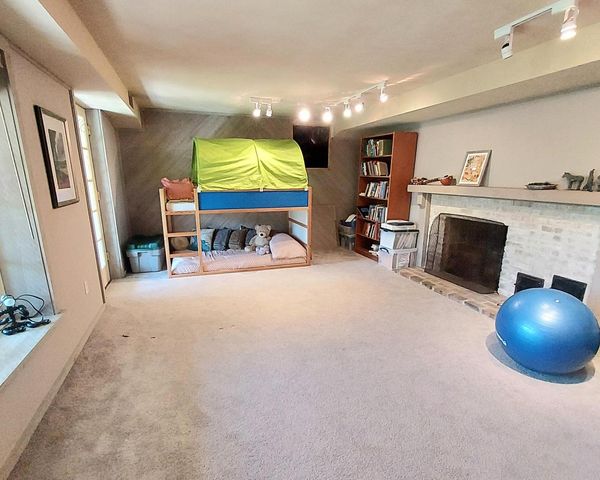 711 Acacia ROAD, Glendale, WI 53217