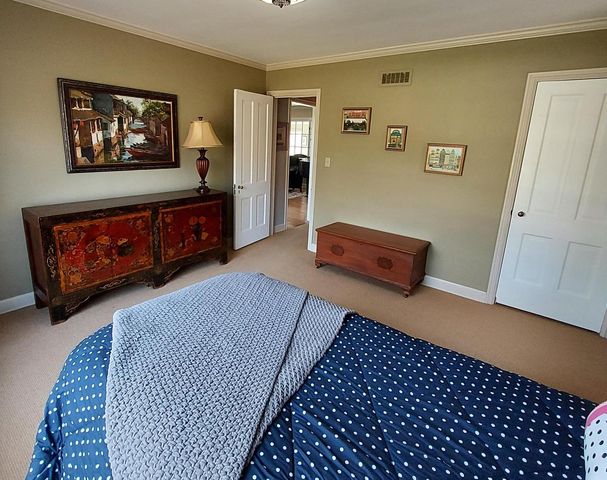 711 Acacia ROAD, Glendale, WI 53217