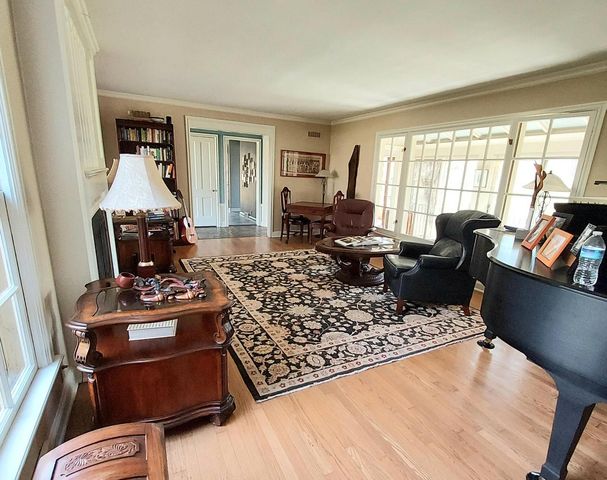 711 Acacia ROAD, Glendale, WI 53217