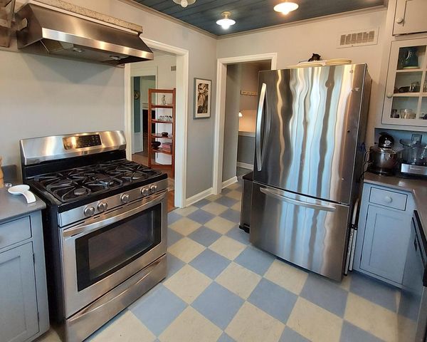 711 Acacia ROAD, Glendale, WI 53217