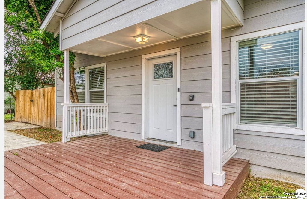 1315 S OLIVE ST., San Antonio, TX 78210