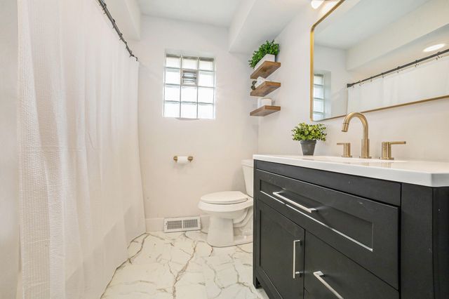 1524 Sweet Street NE, Grand Rapids, MI 49505