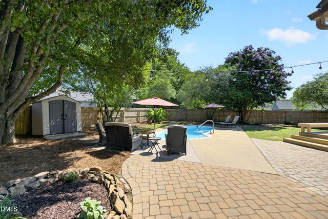 104 Uphill Court, Holly Springs, NC 27540