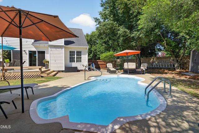 104 Uphill Court, Holly Springs, NC 27540