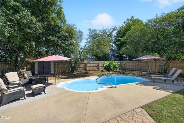 104 Uphill Court, Holly Springs, NC 27540