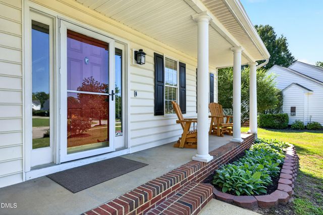 104 Uphill Court, Holly Springs, NC 27540