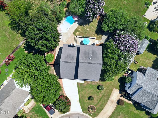 104 Uphill Court, Holly Springs, NC 27540