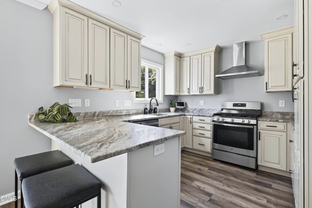 104 Uphill Court, Holly Springs, NC 27540