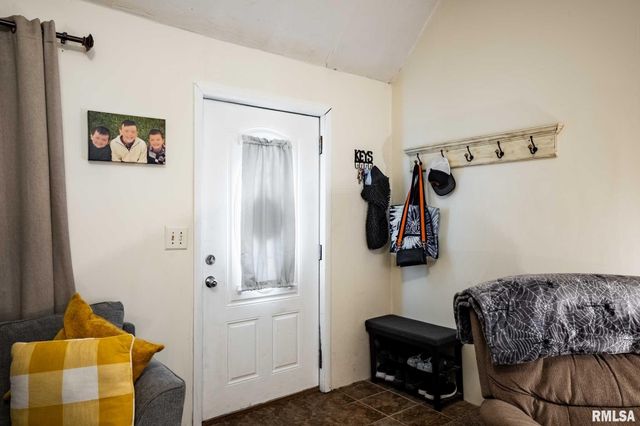 522 N DIVISION Street, Carterville, IL 62918