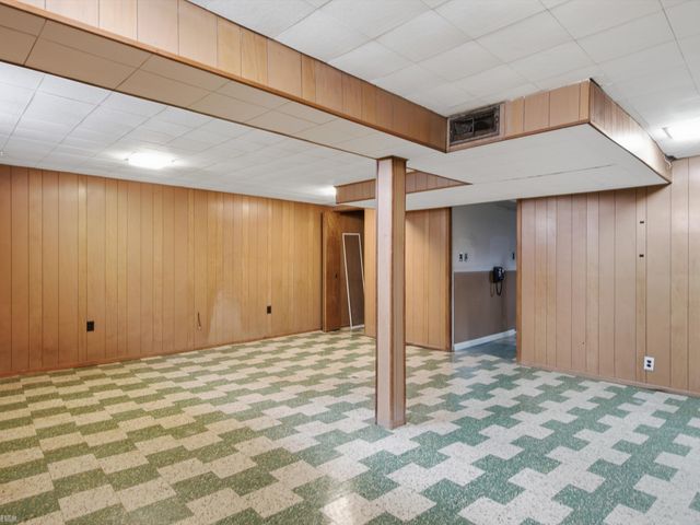 28611 Groveland Street, Roseville, MI 48066