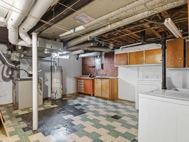 28611 Groveland Street, Roseville, MI 48066
