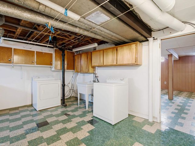 28611 Groveland Street, Roseville, MI 48066