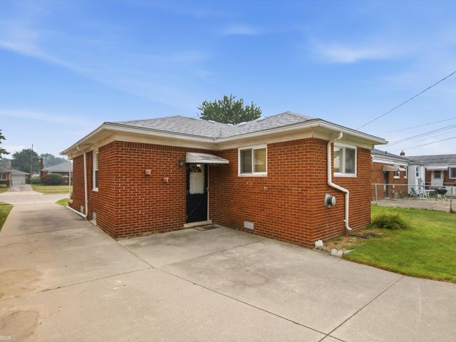 28611 Groveland Street, Roseville, MI 48066