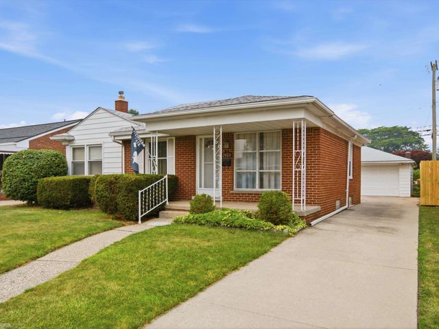 28611 Groveland Street, Roseville, MI 48066