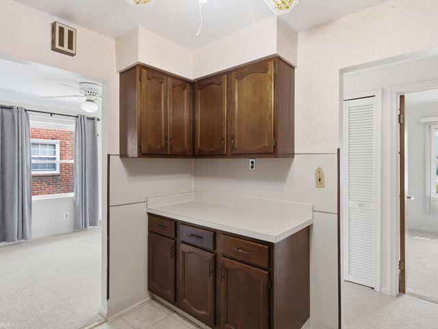 28611 Groveland Street, Roseville, MI 48066