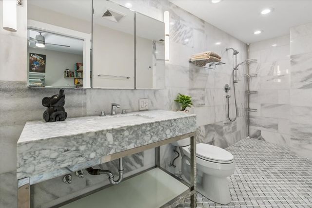 26 E 14th Place 5W, Chicago, IL 60605
