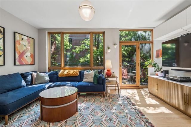 26 E 14th Place 5W, Chicago, IL 60605