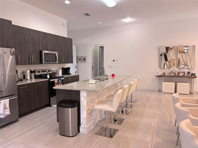 15062 SW 177th Ter, Miami, FL 33187