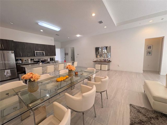 15062 SW 177th Ter, Miami, FL 33187