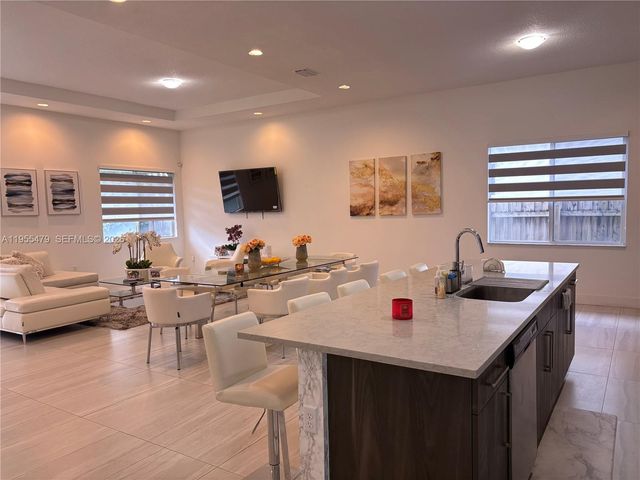 15062 SW 177th Ter, Miami, FL 33187