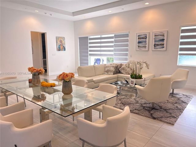 15062 SW 177th Ter, Miami, FL 33187