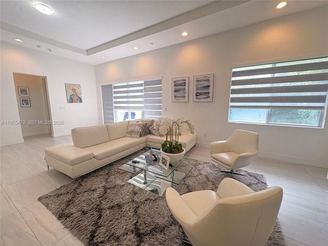 15062 SW 177th Ter, Miami, FL 33187