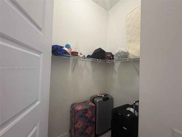 15062 SW 177th Ter, Miami, FL 33187