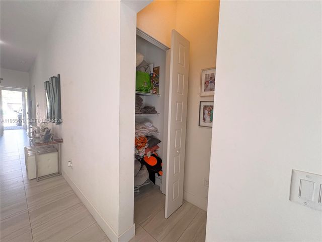 15062 SW 177th Ter, Miami, FL 33187