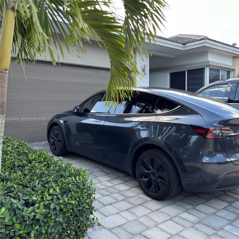 15062 SW 177th Ter, Miami, FL 33187