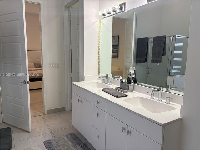 15062 SW 177th Ter, Miami, FL 33187