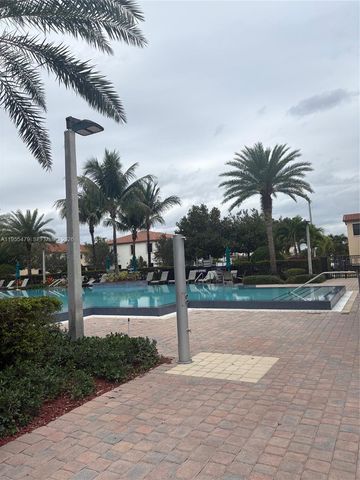 15062 SW 177th Ter, Miami, FL 33187