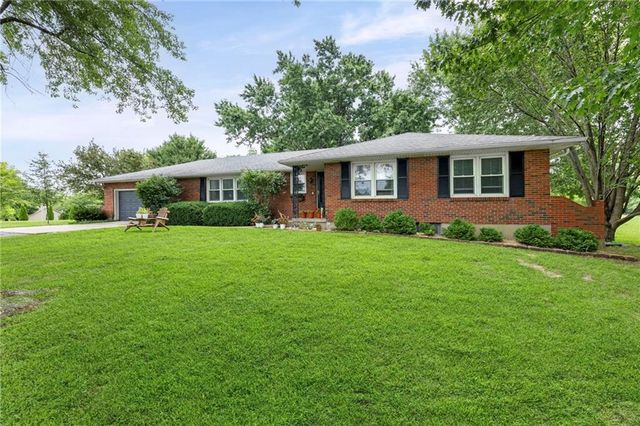 15911 S State Route KK Highway, Pleasant Hill, MO 64080