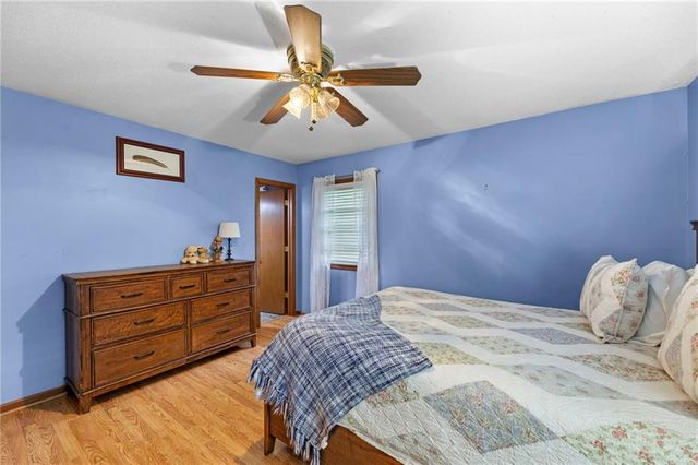 15911 S State Route KK Highway, Pleasant Hill, MO 64080