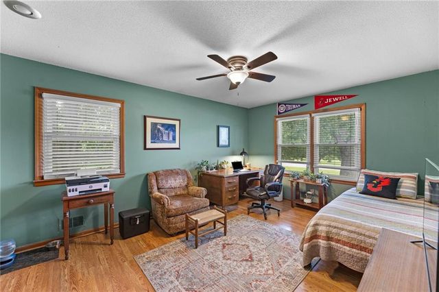 15911 S State Route KK Highway, Pleasant Hill, MO 64080