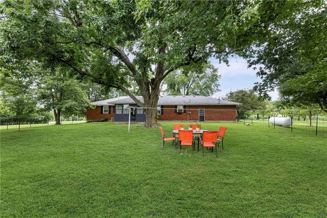 15911 S State Route KK Highway, Pleasant Hill, MO 64080
