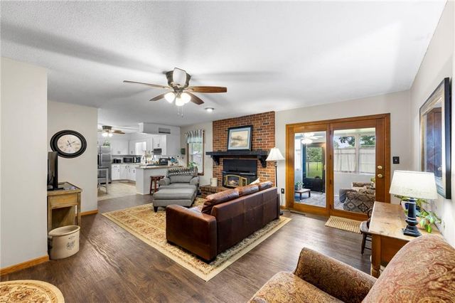 15911 S State Route KK Highway, Pleasant Hill, MO 64080