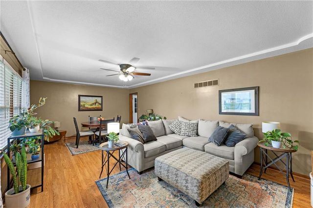 15911 S State Route KK Highway, Pleasant Hill, MO 64080