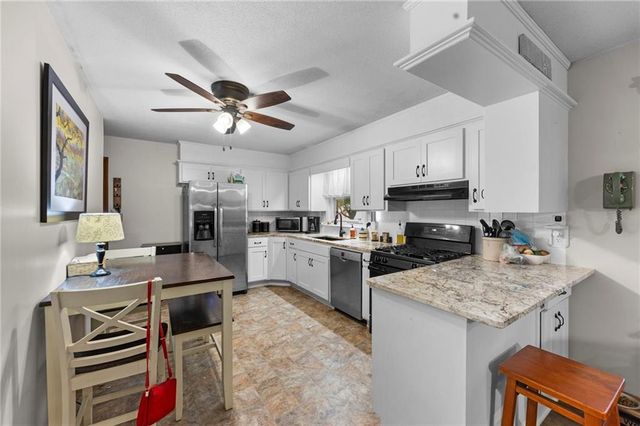 15911 S State Route KK Highway, Pleasant Hill, MO 64080