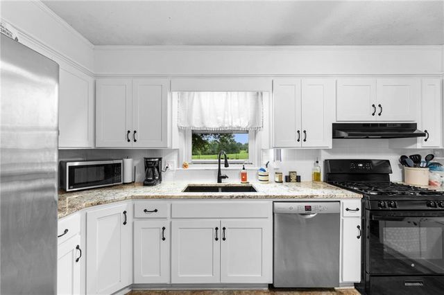 15911 S State Route KK Highway, Pleasant Hill, MO 64080