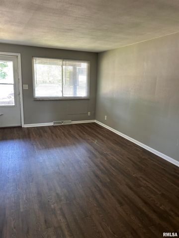 212 E Oak Cliff Ct Apt 1, Peoria, IL 61614