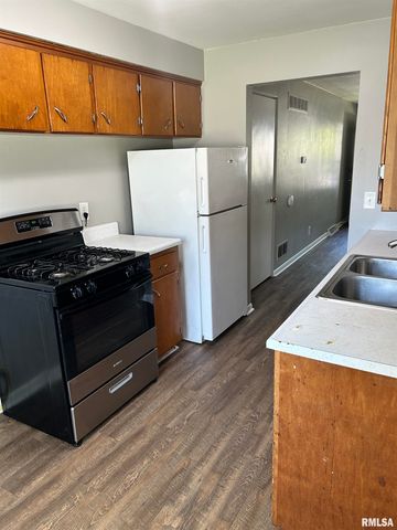 212 E Oak Cliff Ct Apt 1, Peoria, IL 61614