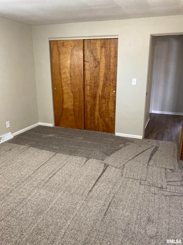 212 E Oak Cliff Ct Apt 1, Peoria, IL 61614