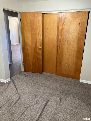 212 E Oak Cliff Ct Apt 1, Peoria, IL 61614