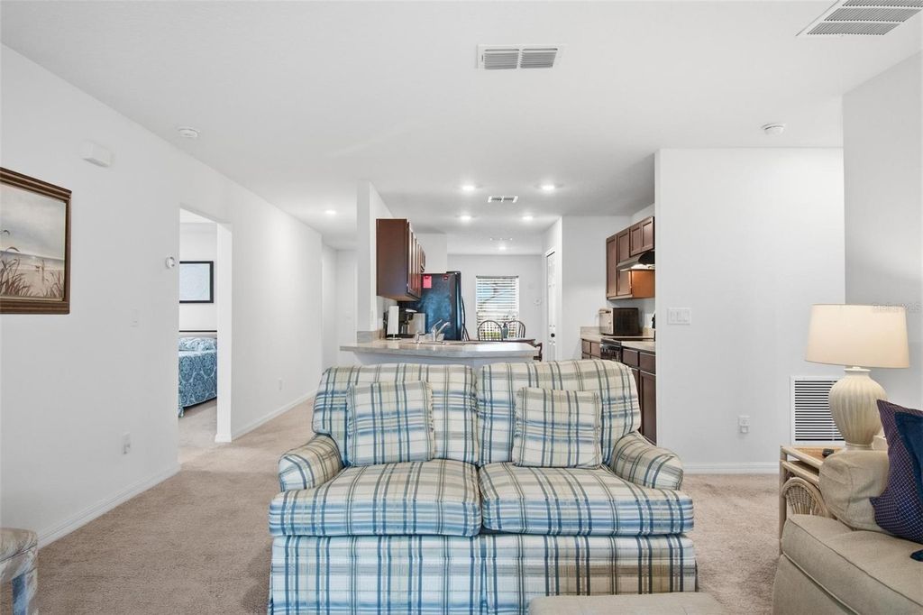 Image 15 of property listing at 8 POST OAK LANE, Palm Coast, FL 32164