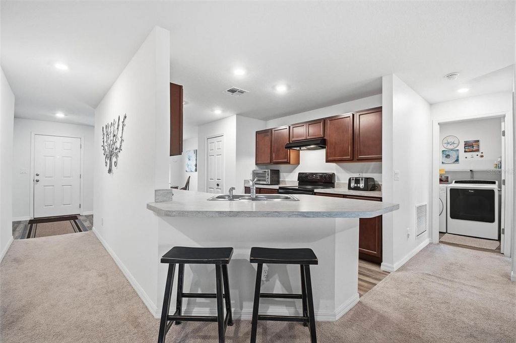 Image 16 of property listing at 8 POST OAK LANE, Palm Coast, FL 32164