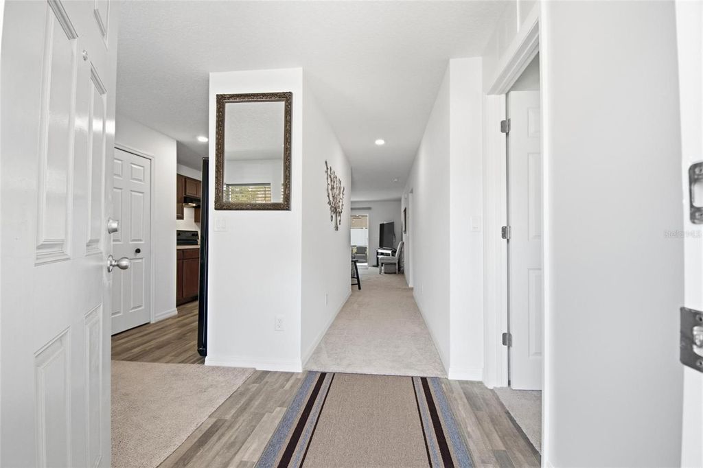 Image 6 of property listing at 8 POST OAK LANE, Palm Coast, FL 32164