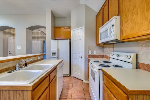 1913 Piney Creek Boulevard, Denton, TX 76205