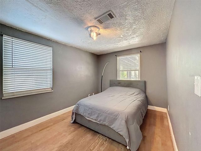 2206 HOWARD LANE, Tampa, FL 33612